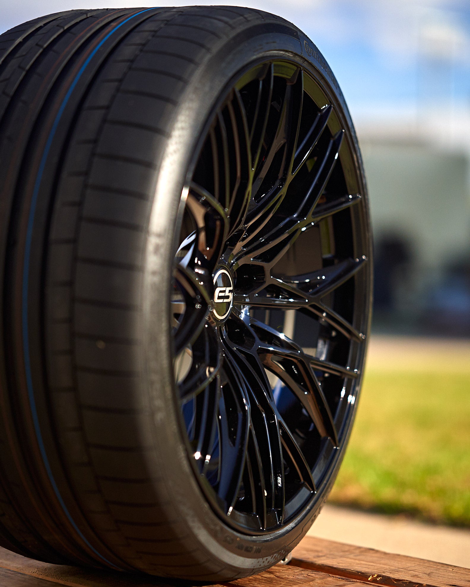 E5 Sebring Gloss Black Corvette C8 Rim Concave