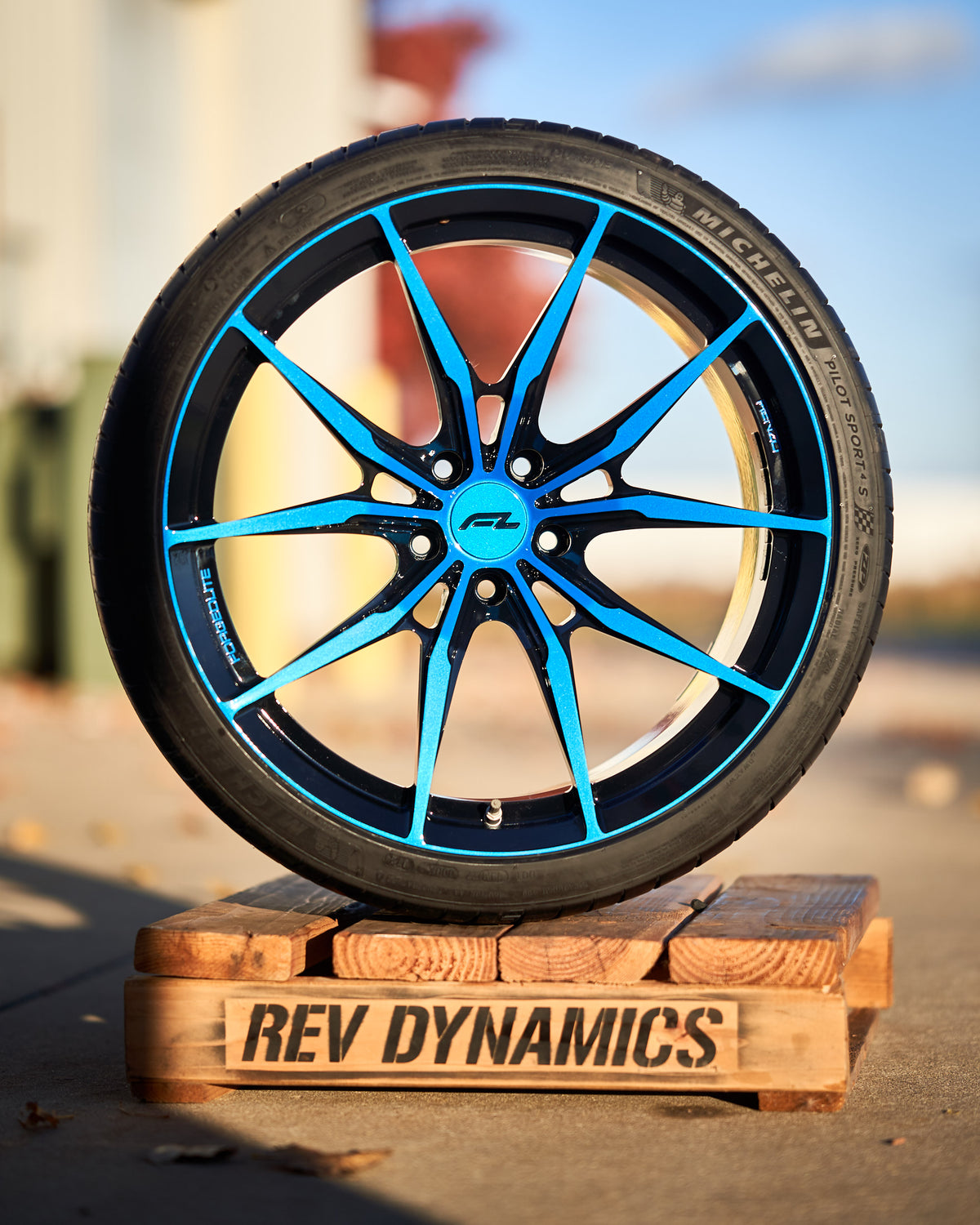 Corvette Z06 Forgedlite LC6 21x13 in Riptide Blue and Black Gloss Powder Coat