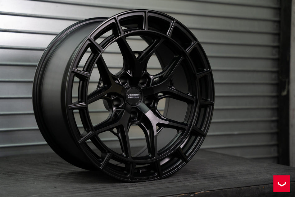 Vossen HFX-1 Jeep Gladiator JT 20" Wheel and 37" Tire Package