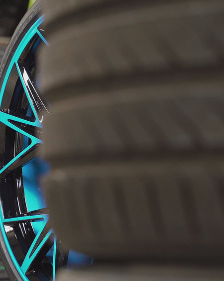 Corvette C8 Stingray Z51 Cray Hammerhead Wheel and Tire Package in Rapid Blue and Black